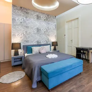 Deluxe With 4bedrm 2 Bathrm Apartamento